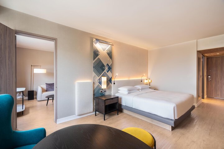 Room 44 of 116