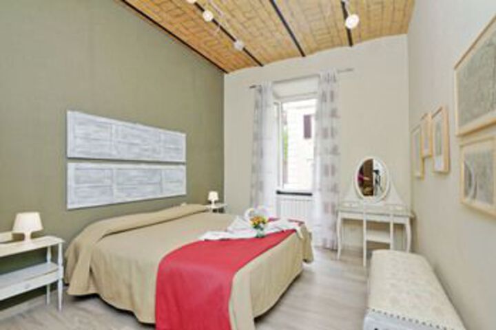 Room 13 of 21