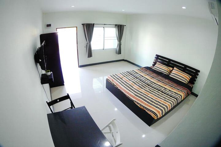 Room 10 of 40