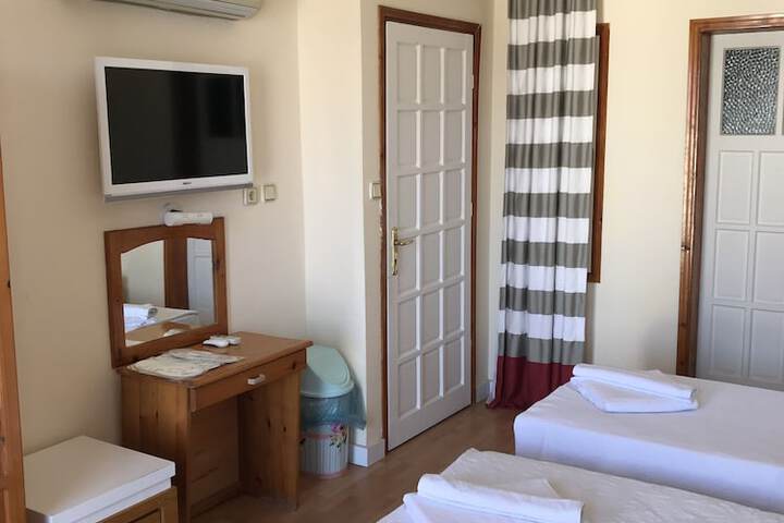 Room 5 of 26