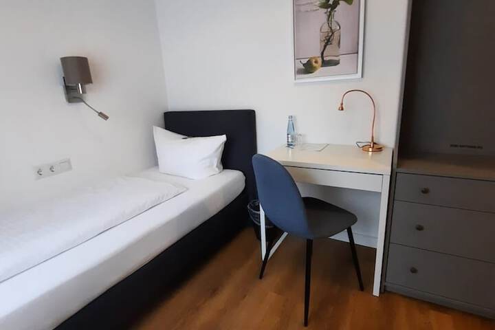 Room 11 of 31