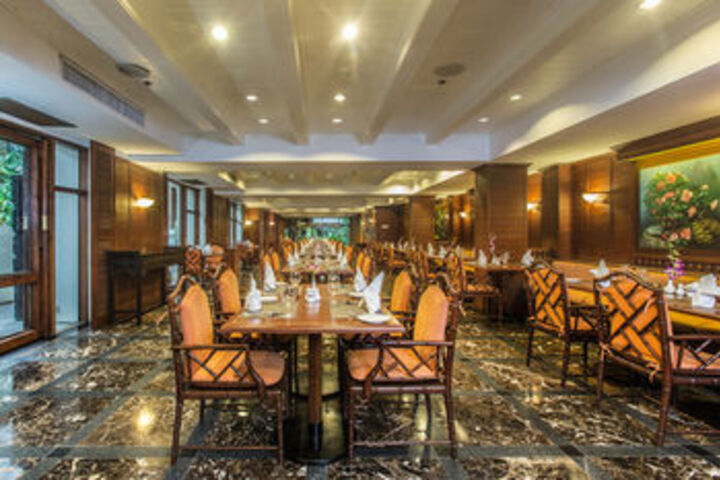 Dining 17 of 92