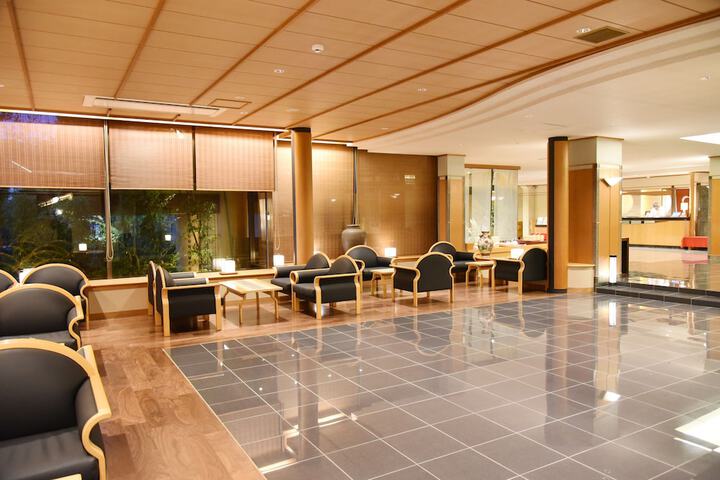 Check-in/check-out kiosk