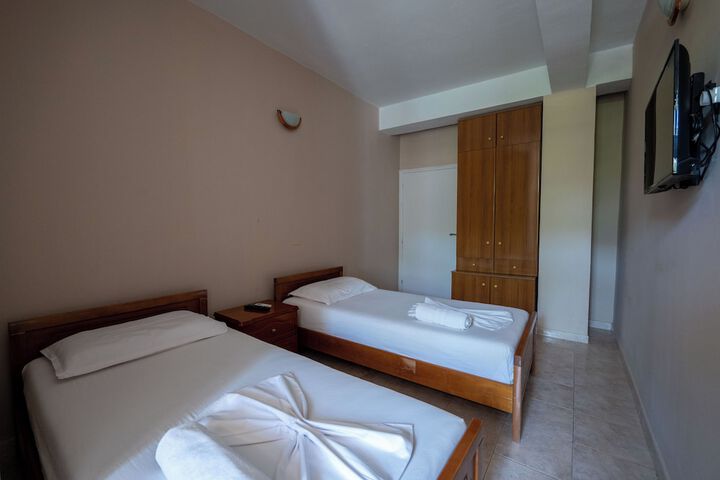 Room 48 of 178