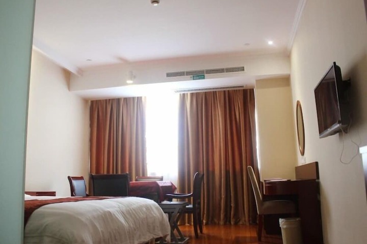 Room 14 of 40