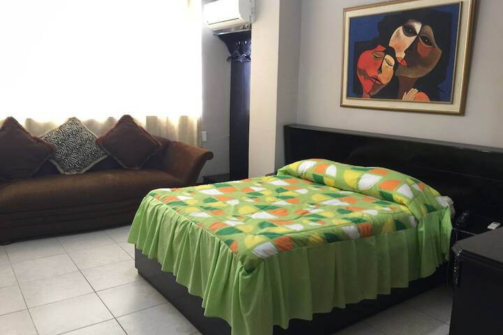 Room 10 of 16