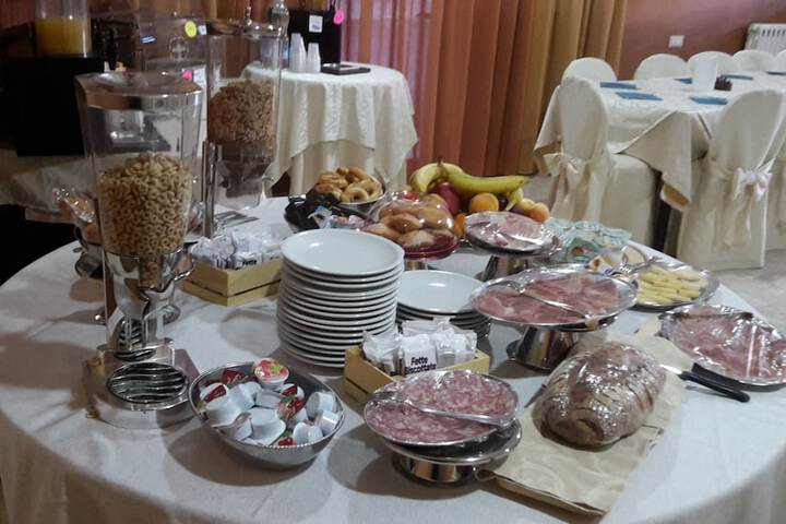 Breakfast/Coffee Service 29 of 48