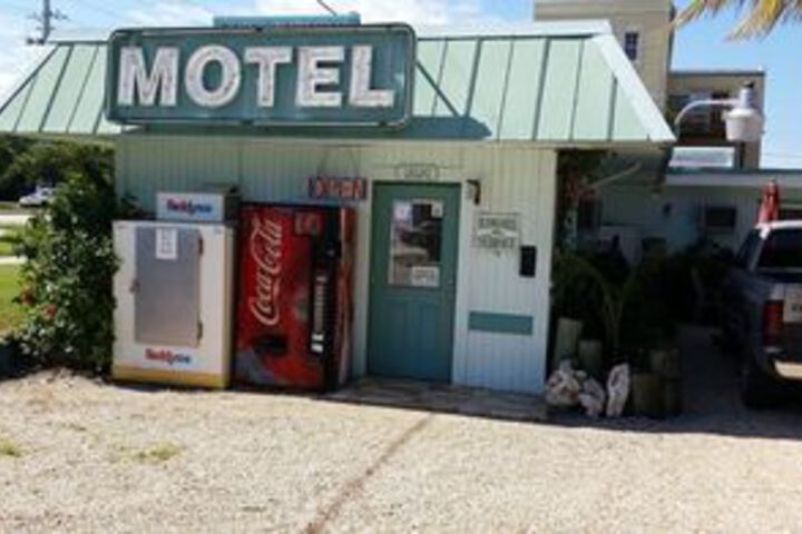 Hotel 8 of 13