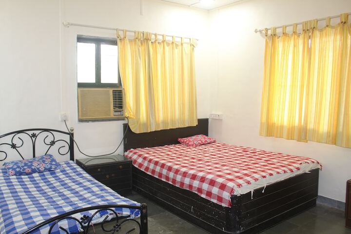 Room 27 of 158