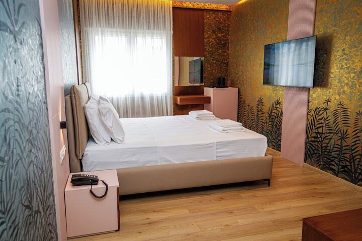 Room 15 of 120