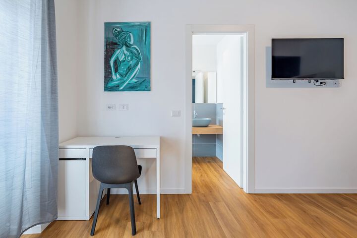 Room 6 of 39