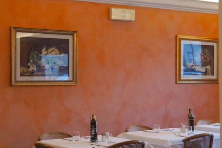Dining Photos