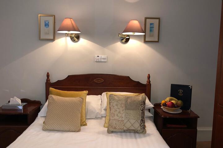 Room 11 of 42