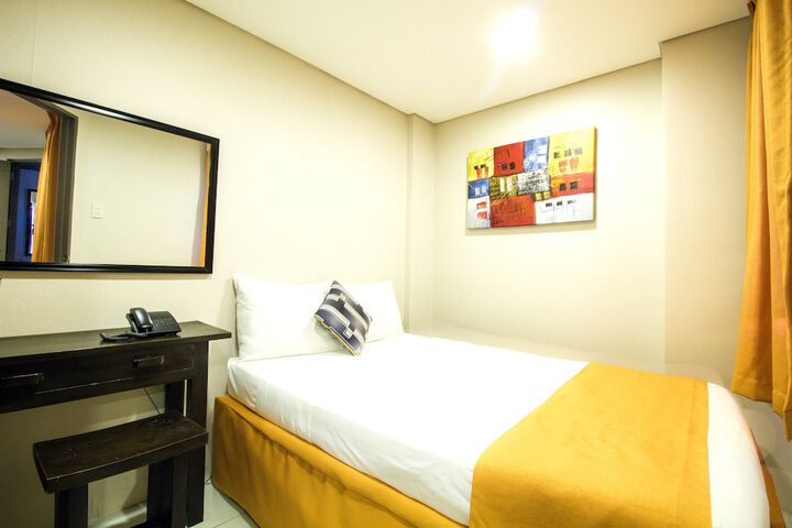 Room 4 of 53