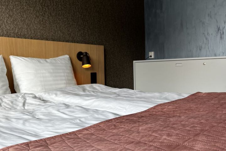 Room 12 of 64