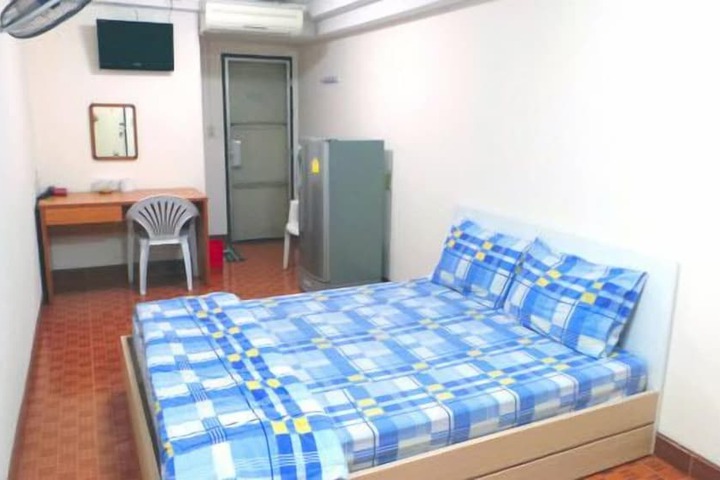 Room 3 of 9