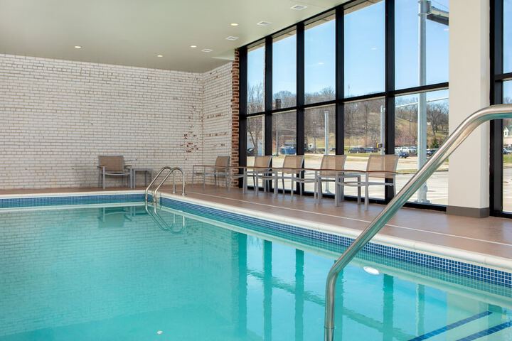 Pool 21 of 32