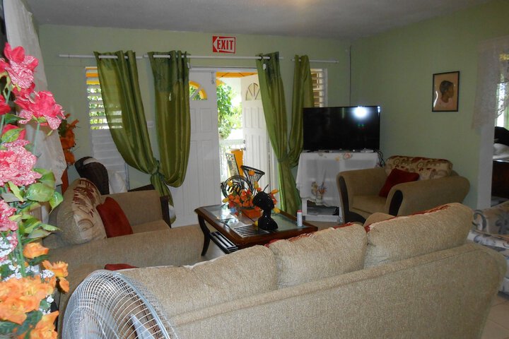 Room 34 of 80