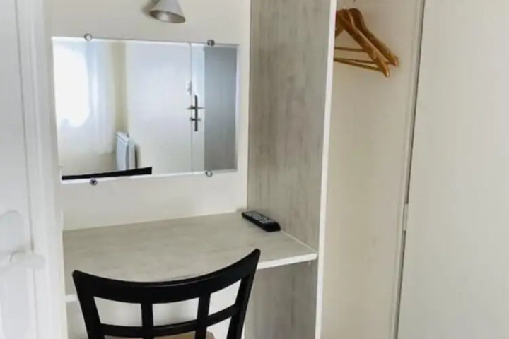 Room 3 of 10