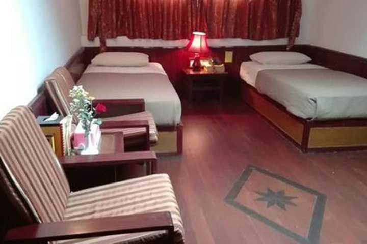 Room 3 of 33