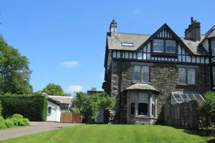 OAKTHWAITE LODGE