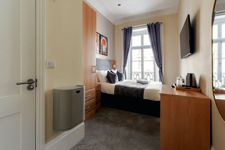 Room 76 of 110