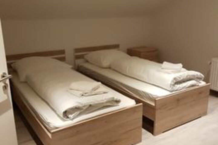 Room 8 of 15