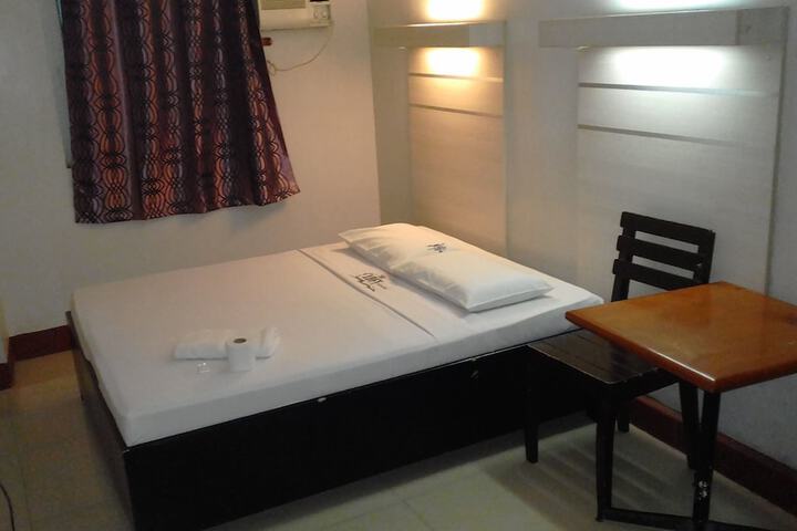 Room 7 of 94