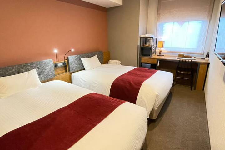 Room 9 of 75