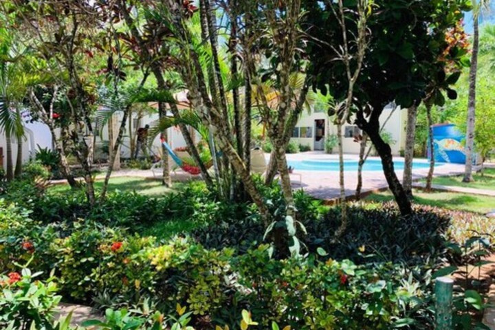 Hotel Exterior 65 of 74