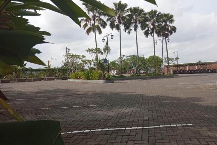 Property Grounds 29 of 32