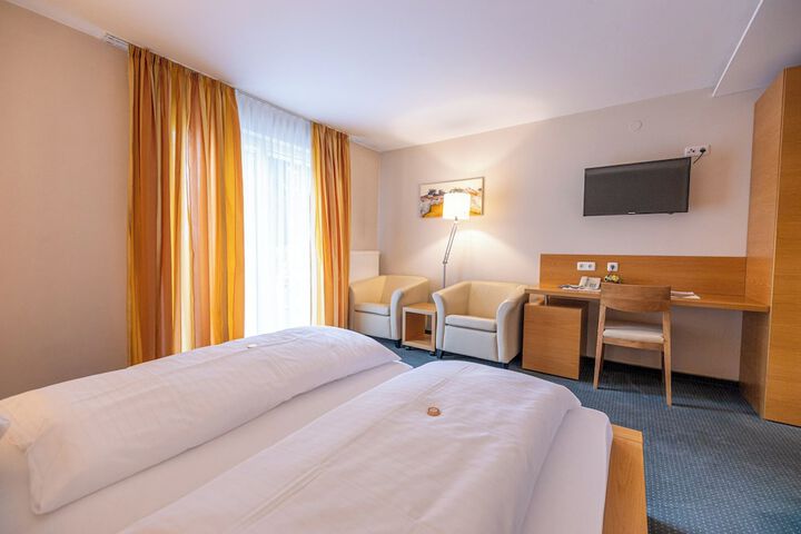 Room 9 of 23