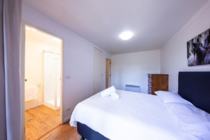 Room 95 of 693