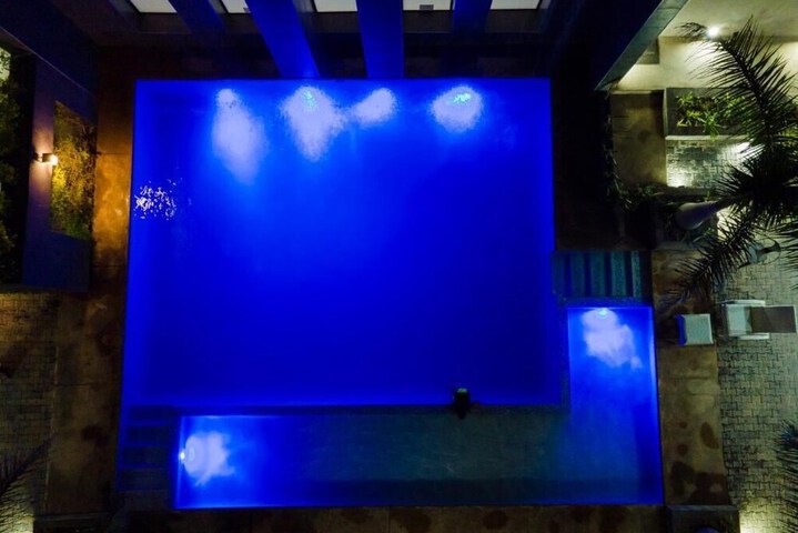 Pool 40 of 61