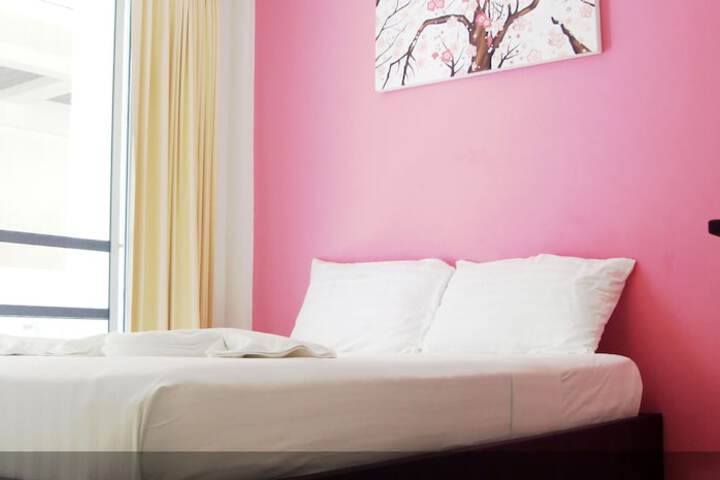 Room 12 of 28