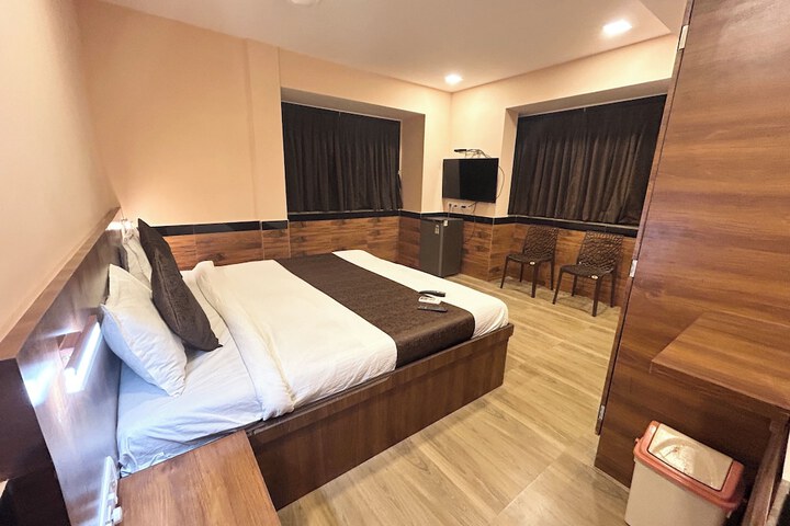 Room 30 of 53
