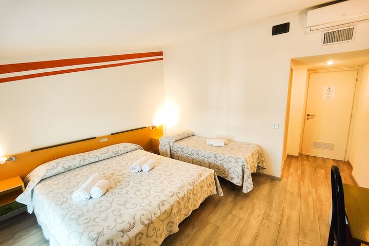 Room 18 of 40