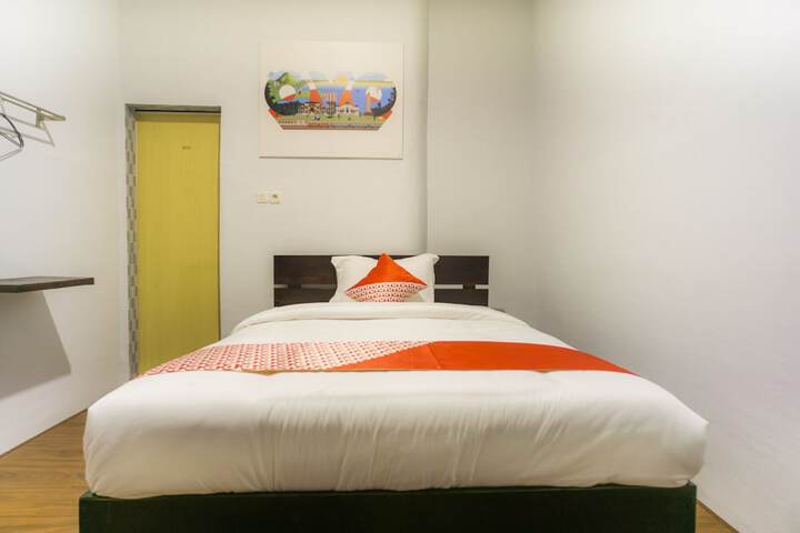 Room 8 of 32