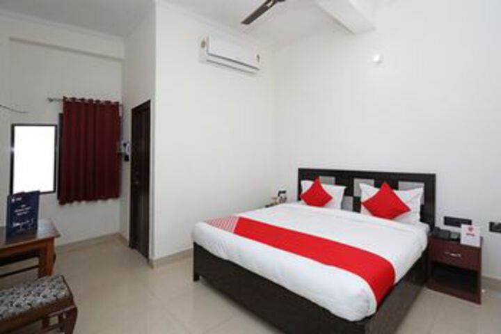 Room 6 of 20