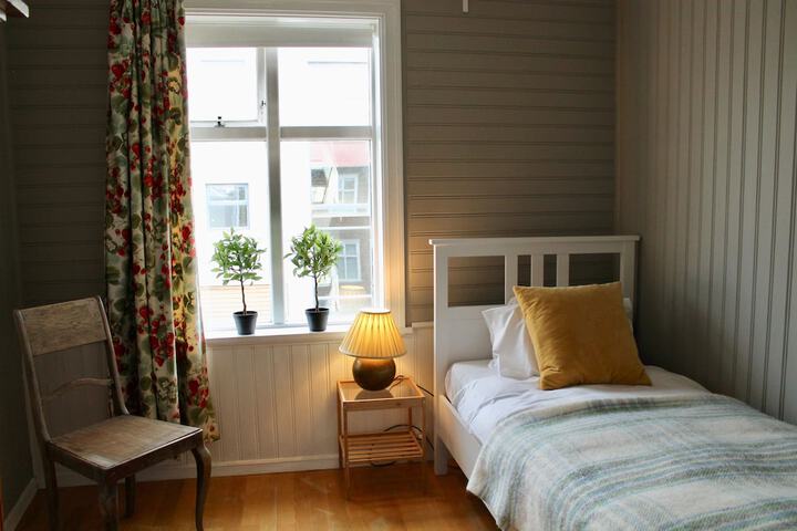 Room 27 of 41
