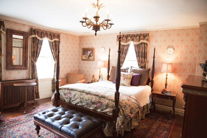 Room 4 of 74