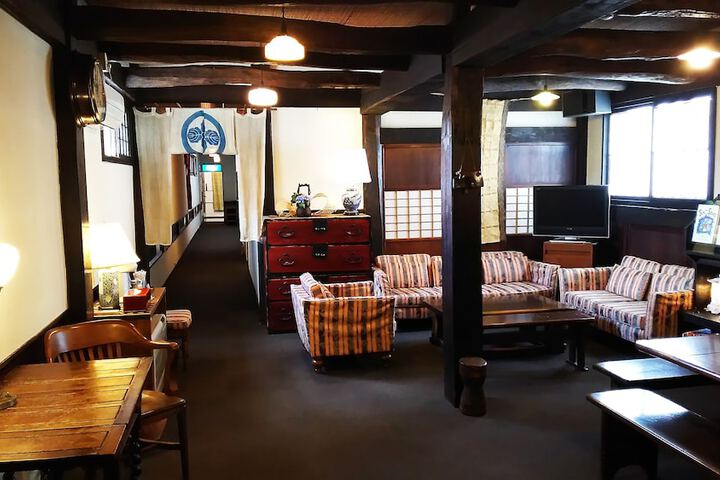 Hotel Lobby