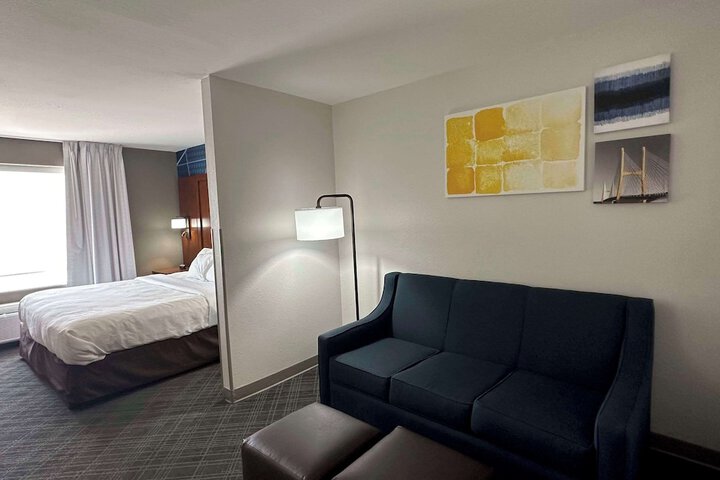 Room 10 of 34