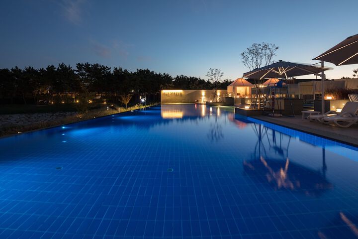 Pool 80 of 161