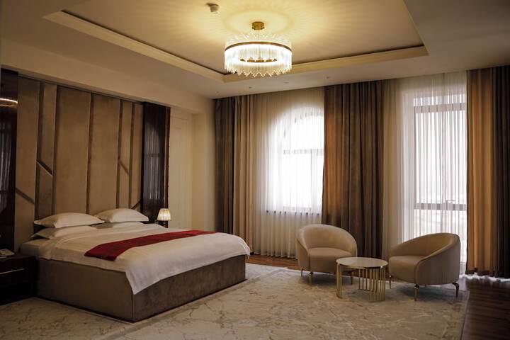 Room 17 of 34