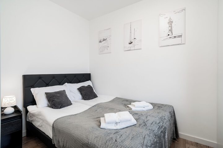 Room 4 of 19