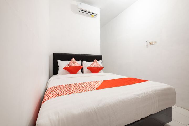 Room 12 of 25
