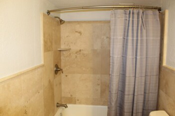 Room 6 of 43