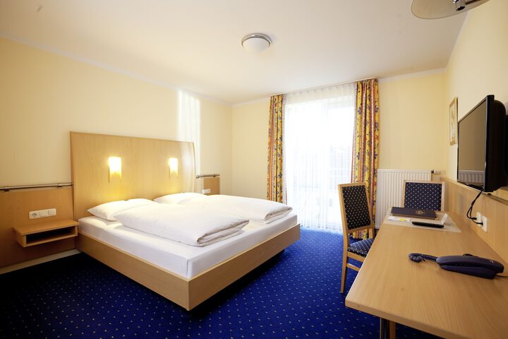 Room 15 of 39