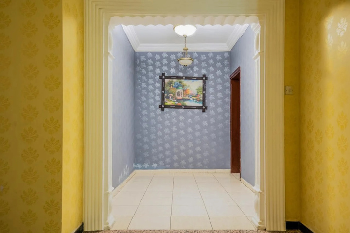 Room 11 of 13